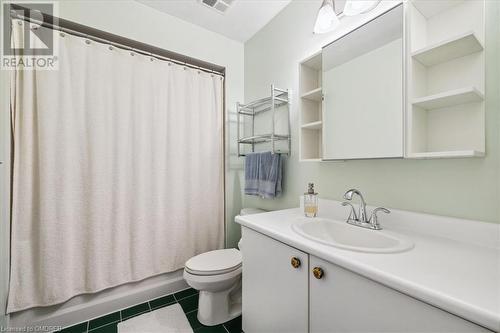 39 Chester Street, Oakville, ON - Indoor Photo Showing Bathroom