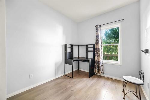 163 Collegiate Street, Winnipeg, MB - Indoor Photo Showing Bathroom