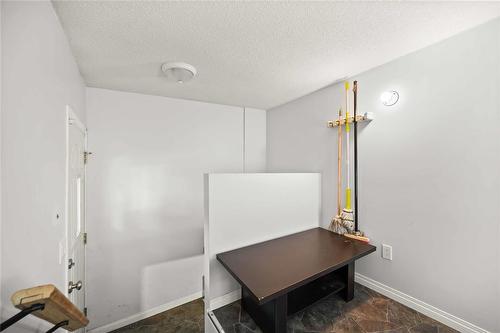 163 Collegiate Street, Winnipeg, MB - Indoor Photo Showing Other Room