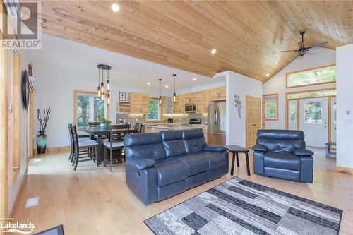 149 John Buchler Road, Port Severn, ON - Indoor Photo Showing Living Room