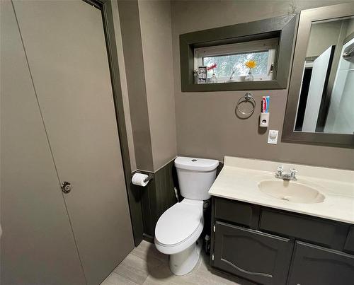 121133 87W Road, Mccreary, MB - Indoor Photo Showing Bathroom