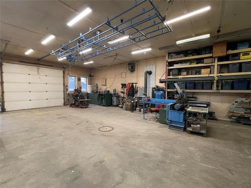 121133 87W Road, Mccreary, MB - Indoor Photo Showing Garage