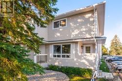 139 Woodsman Lane SW  Calgary, AB T2W 4Z5