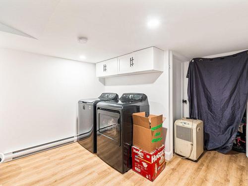 Salle de lavage - 123 Rue Gendreau, Coaticook, QC - Indoor Photo Showing Laundry Room