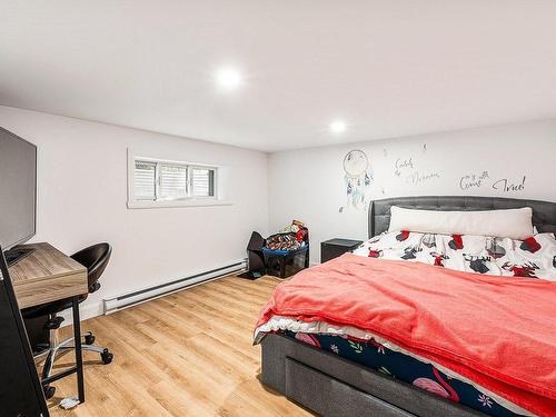 Chambre Ã Â coucher - 123 Rue Gendreau, Coaticook, QC - Indoor Photo Showing Bedroom