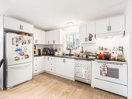 Kitchen - 123 Rue Gendreau, Coaticook, QC - Indoor Photo Showing Kitchen