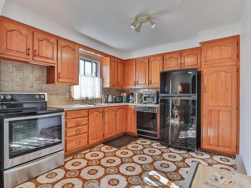 Cuisine - 8370 Place Fonteneau, Montréal (Mercier/Hochelaga-Maisonneuve), QC - Indoor Photo Showing Kitchen