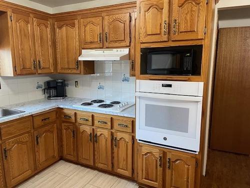 195 Seneca Place, Thunder Bay, ON - Indoor Photo Showing Kitchen