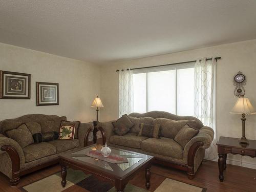 1155 Candy Mountain Dr, Neebing, ON - Indoor Photo Showing Living Room