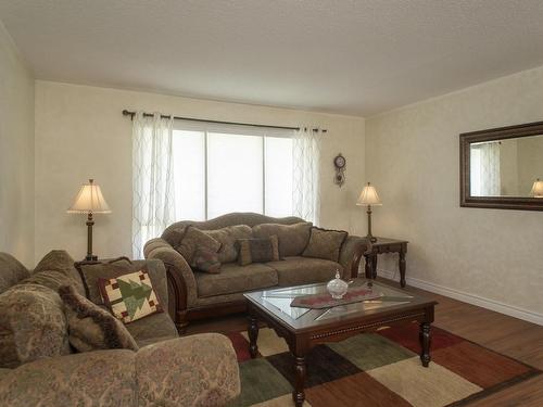 1155 Candy Mountain Dr, Neebing, ON - Indoor Photo Showing Living Room