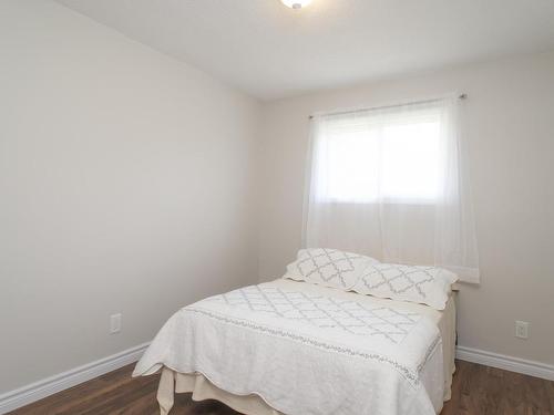 1155 Candy Mountain Dr, Neebing, ON - Indoor Photo Showing Bedroom