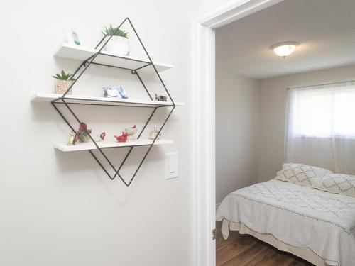 1155 Candy Mountain Dr, Neebing, ON - Indoor Photo Showing Bedroom