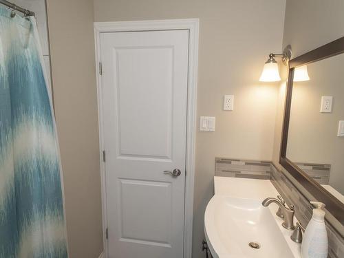 1155 Candy Mountain Dr, Neebing, ON - Indoor Photo Showing Bathroom