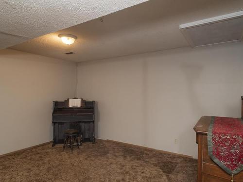 1155 Candy Mountain Dr, Neebing, ON - Indoor Photo Showing Other Room