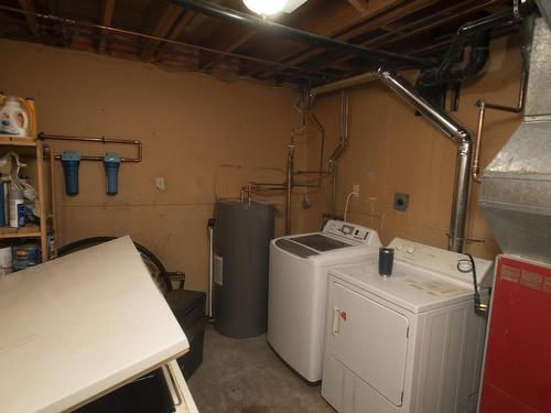 1155 Candy Mountain Dr, Neebing, ON - Indoor Photo Showing Laundry Room