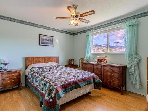 215 O'Connor Road, Kamloops, BC - Indoor Photo Showing Bedroom