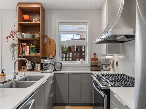 101-1765 Oak Bay Ave, Victoria, BC - Indoor Photo Showing Kitchen With Double Sink