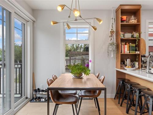 101-1765 Oak Bay Ave, Victoria, BC - Indoor Photo Showing Dining Room