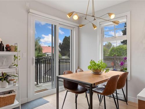 101-1765 Oak Bay Ave, Victoria, BC - Indoor Photo Showing Dining Room