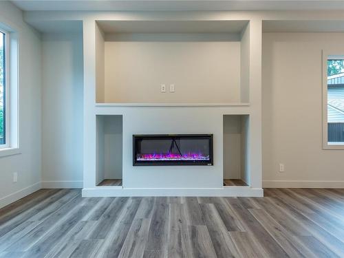 4080 Discovery Dr, Campbell River, BC - Indoor With Fireplace