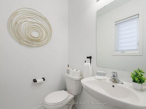 111 Closson Dr, Whitby, ON - Indoor Photo Showing Bathroom