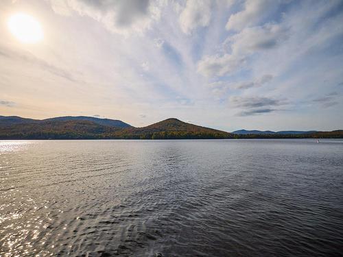 Vue sur l'eau - 160 Ch. Du Mont-Jasper, Saint-Donat, QC 