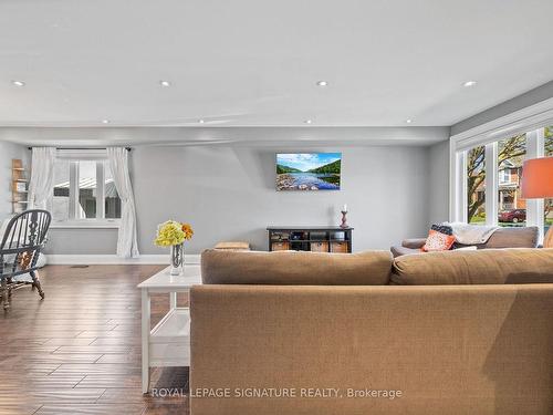 109 Symons St, Toronto, ON - Indoor Photo Showing Living Room