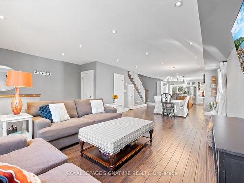 109 Symons St, Toronto, ON - Indoor Photo Showing Living Room