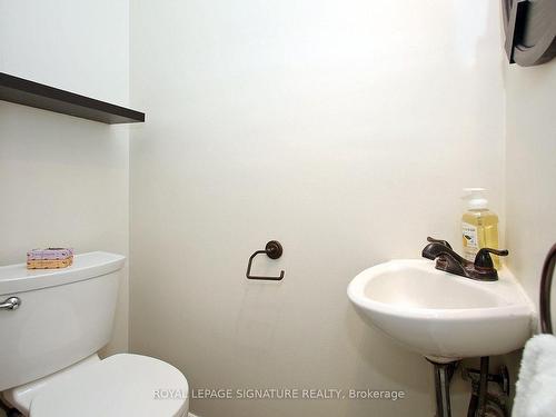 97 Ashburnham Rd, Toronto, ON - Indoor Photo Showing Bathroom