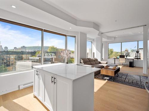 Vue d'ensemble - 501-405 Rue Sherbrooke E., Montréal (Le Plateau-Mont-Royal), QC - Indoor Photo Showing Living Room