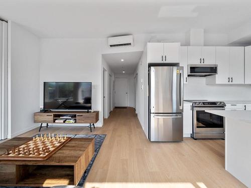 Corridor - 501-405 Rue Sherbrooke E., Montréal (Le Plateau-Mont-Royal), QC - Indoor Photo Showing Kitchen