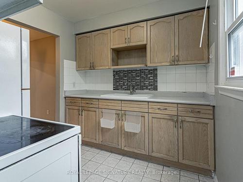 1128 Southdale Rd E, London, ON - Indoor Photo Showing Kitchen