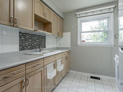 1128 Southdale Rd E, London, ON - Indoor Photo Showing Kitchen