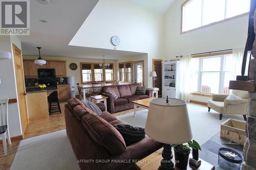 4-8-2 - 6 Goldrock Road, Kawartha Lakes (Norland), ON - Indoor Photo Showing Living Room