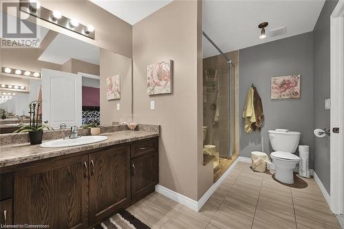 35 Willowbanks Terrace, Hamilton, ON - Indoor Photo Showing Bathroom