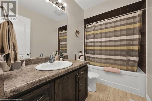 35 Willowbanks Terrace, Hamilton, ON - Indoor Photo Showing Bathroom