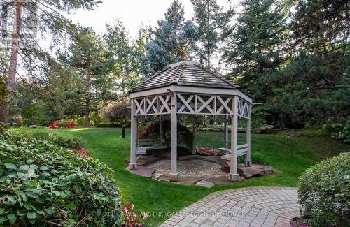 213 - 1200 Don Mills Road, Toronto (Banbury-Don Mills), ON - Outdoor With Backyard