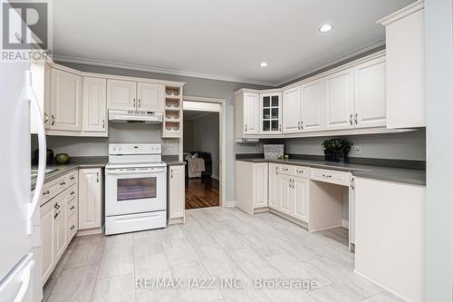 457 Fairlawn Street, Oshawa (Mclaughlin), ON - Indoor Photo Showing Kitchen