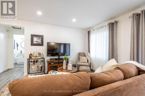 207 - 131 Taunton Road E, Oshawa (Centennial), ON - Indoor Photo Showing Living Room