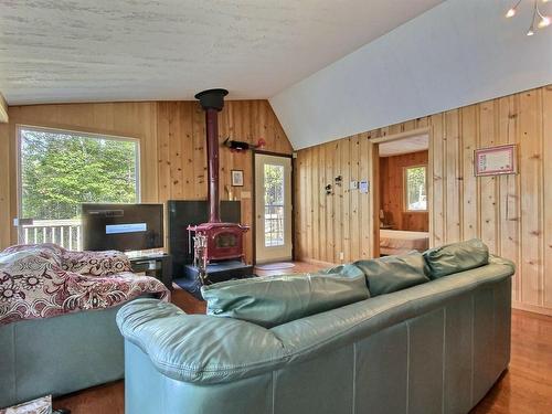 Salon - 160 Ch. Des Cerfs, Adstock, QC - Indoor Photo Showing Living Room