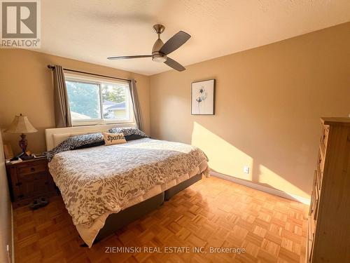 424 Frontenac Crescent, Timmins, ON - Indoor Photo Showing Bedroom