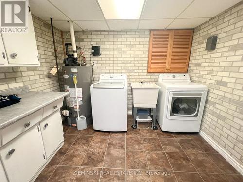 424 Frontenac Crescent, Timmins, ON - Indoor Photo Showing Laundry Room