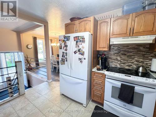 424 Frontenac Crescent, Timmins, ON - Indoor Photo Showing Kitchen