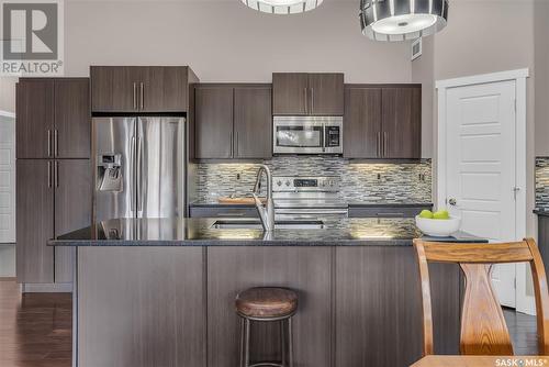 114 Johns Road, Saskatoon, SK - Indoor Photo Showing Kitchen With Stainless Steel Kitchen With Upgraded Kitchen