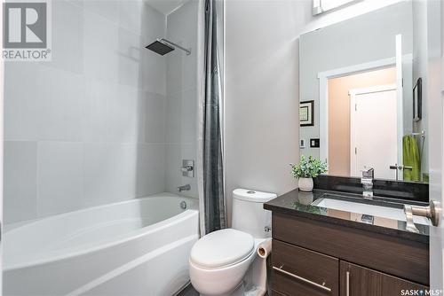 114 Johns Road, Saskatoon, SK - Indoor Photo Showing Bathroom