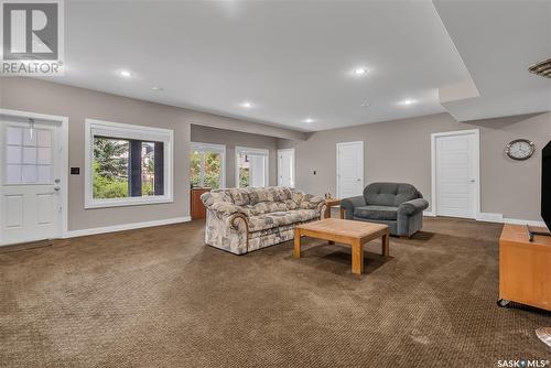 114 Johns Road, Saskatoon, SK - Indoor