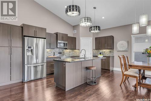 114 Johns Road, Saskatoon, SK - Indoor Photo Showing Kitchen With Stainless Steel Kitchen With Upgraded Kitchen