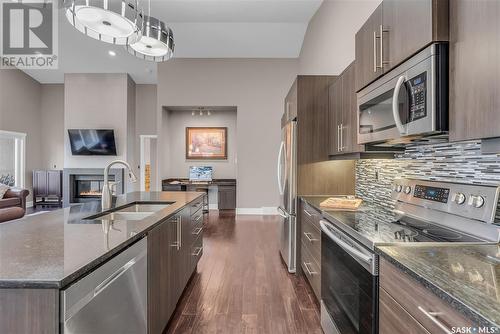 114 Johns Road, Saskatoon, SK - Indoor Photo Showing Kitchen With Stainless Steel Kitchen With Double Sink With Upgraded Kitchen