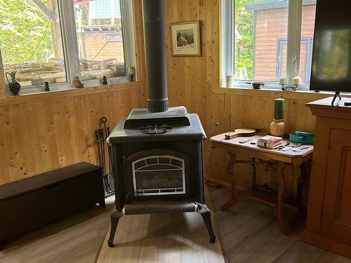 Salon - Lac Mckenzie, Lac-Beauport, QC - Indoor Photo Showing Other Room With Fireplace