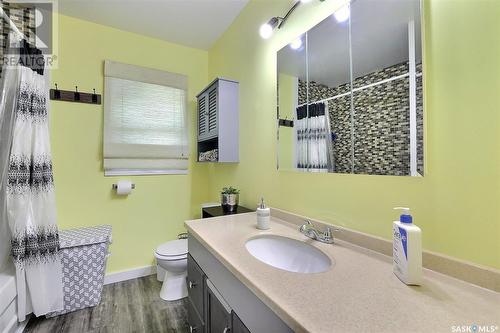 2322 Mackay Street, Regina, SK - Indoor Photo Showing Bathroom